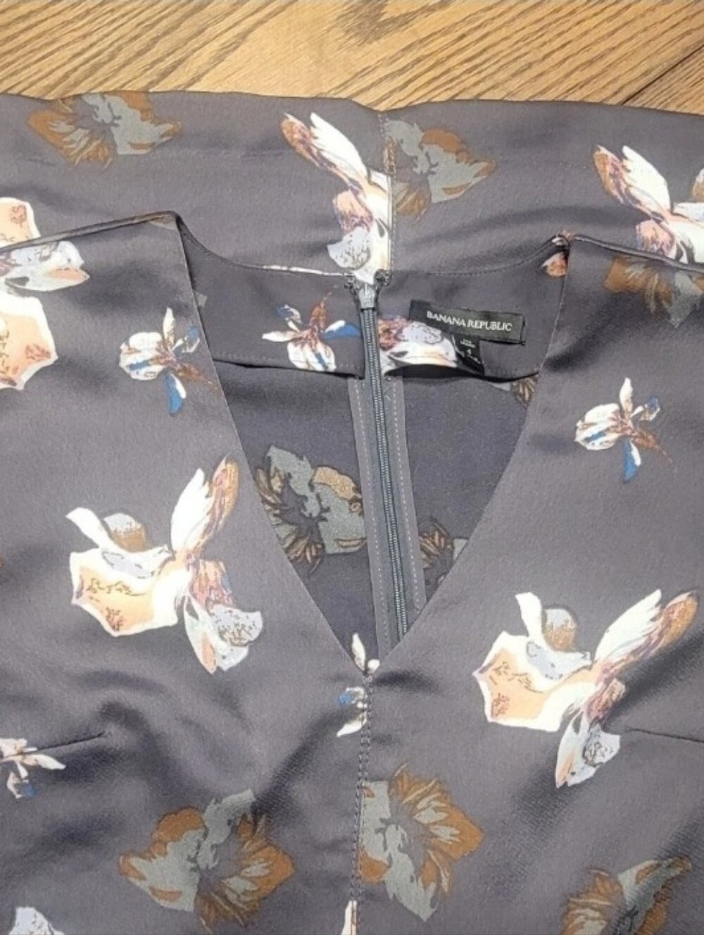 Banana Republic Size 4 Floral A-Line Dress Charcoal Grey Satin (1025)